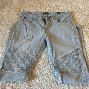 3 for $15 Bullhead Stacked Skinny Jeans Light Wash Size W31 L32